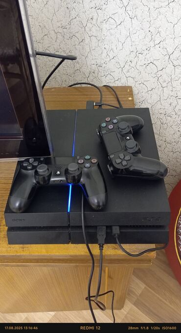 Ps4 fat 1 TB.Tam problemsiz.Ev şəraitində işlənib.Qızma donma səs etmə