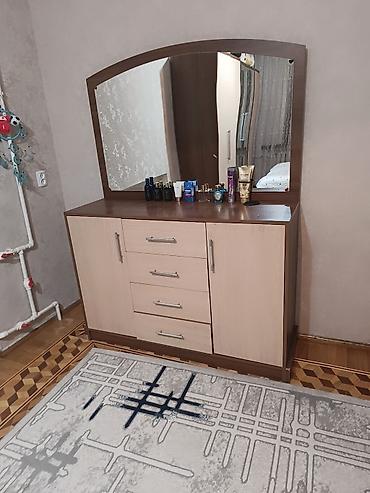 azadliq ev: Kirayə verilir xanımlara,bacı qardaşa,və ya ana başlaya. bu 4otaqli — 3