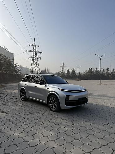 Lixiang: Lixiang L8: 2023 г., 1.6 л, Автомат, Гибрид, Кроссовер — 2