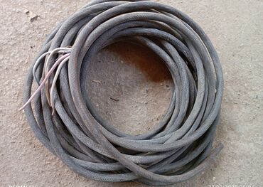 Elektrik kabelləri: Bu, müxtəlif layihələr üçün ideal olan bir elektrik kabelidir. Kabel