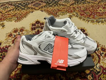 витрина для обувь: Кроссовки, 40.5, New Balance, Новый, цвет - Белый, Бесплатная доставка