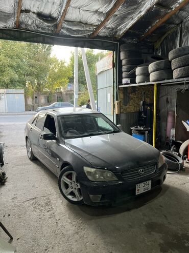 инструментальный яшик: Lexus IS: 2003 г., 2 л, Автомат, Бензин, Седан