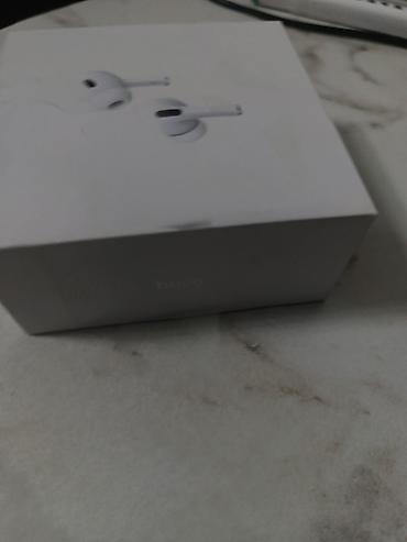 di box: Беспроводные наушники (вкладыши) с зарядным кейсом Использовано 3 дней — 6
