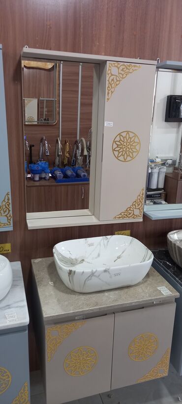 qapi celengi: Hamam üçün dəst – lavabo, şkaf və güzgülü asma dolab - Üst hissə