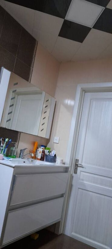 Uzunmüddətli kirayə mənzillər: Mənzil Həzi Aslanov m/s 10 dəqiqəlik yürümə məsafəsindədir.Sahəsi 110 — 18