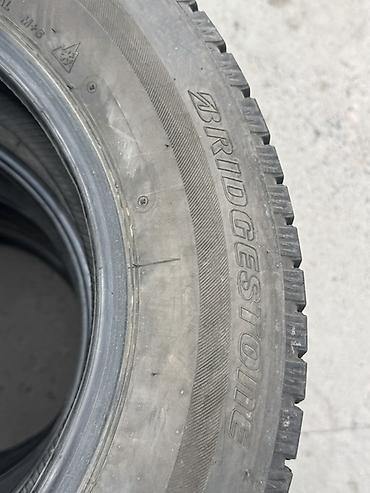 Шины и диски: Зимние шины Bridgestone Blizzak Ice (шипов нет), размер 175/65 R14 — 7