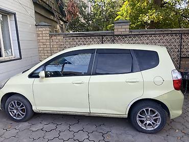 Honda Fit: 2002 г., 1.3 л, Автомат, Бензин, Хэтчбэк
