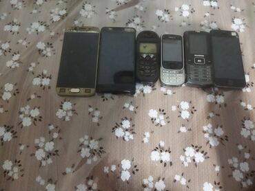 тонкие телефоны fly: Işlək telefondur batareka qoy işlət.Birin ekranı yoxdu,düzəldib
