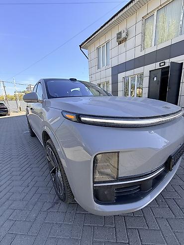 Lixiang: Lixiang L9: 2025 г., 1.5 л, Автомат, Электромобиль, Кроссовер — 2