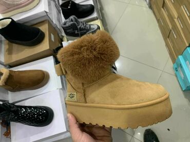 Ugg obuća: Ugg čizme — 9