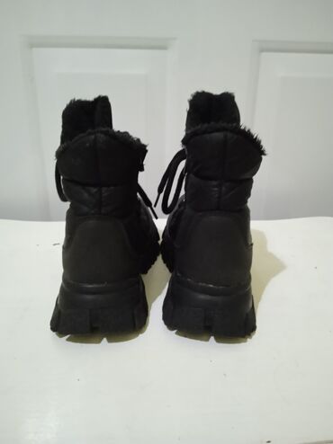 Čizme: Čizme, Veličina - 32 na lalafo.rs — 10 Čizme: Čizme, Veličina - 32 — 10