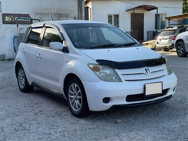 акура 2015 года: Toyota ist: 2003 г., 1.5 л, Автомат, Бензин