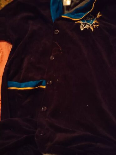 İdman dəstləri: Koftalar 5 manat ciriği sokuyu yoxdukostyum 20 manatSatilir ne — 12