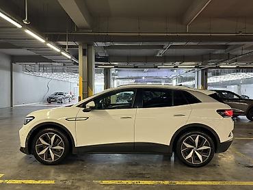 Volkswagen: ID4
49000km
2022 — 8