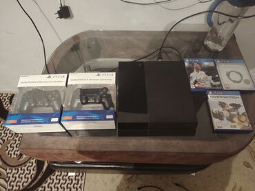 PS4 (Sony Playstation 4): Plesdesin 4 ideal veziyetde sesi kuyu yoxdu tam sakit isdeyir. Ustunde