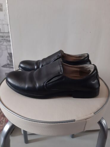 обувь мужская ош: Туфли классические
Состояние отличное
Отдам дёшево