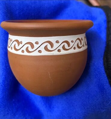 Digər dəstlər və servizlər: Saxsı qablar satılır.Pitiqabı,qatıqqabı,yeməkqabı,bakal.Çeşidlər — 17