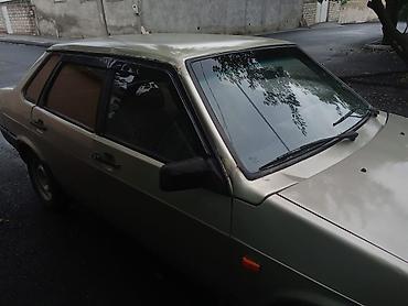 VAZ (LADA): Lada Samara sedan Xüsusiyyətlər: - Kuzov: 4 qapılı sedan, açıq-bej — 3