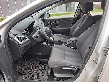 Renault: Renault Mégane III, 5-vrata hečbek, srebrna boja. - Motor: dizel — 11