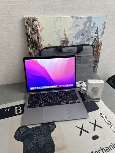 8 компьютеров: Ноутбук, Apple, 8 ГБ ОЗУ, Apple M1, 13.3 ", Б/у, Для несложных задач, память NVMe SSD