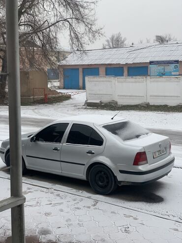 Volkswagen: Volkswagen Bora: 2001 г., 2 л, Автомат, Бензин