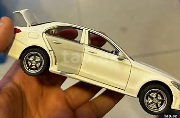 Oyuncaq nəqliyyat: Məhsul: Mercedes‑Benz C‑Class sedan metal model avtomobil (masaüstü — 6