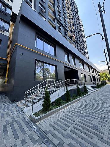 Аренда офисов: Аренда офисов, 1200 м², В жилом комплексе, 1 линия — 1