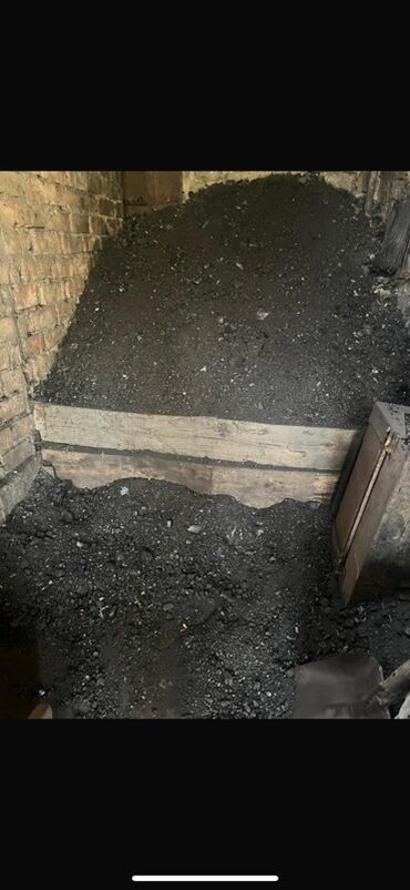 даери бу: Продаю весь уголь который на фото за 15тыс сом, 3-4 тонны