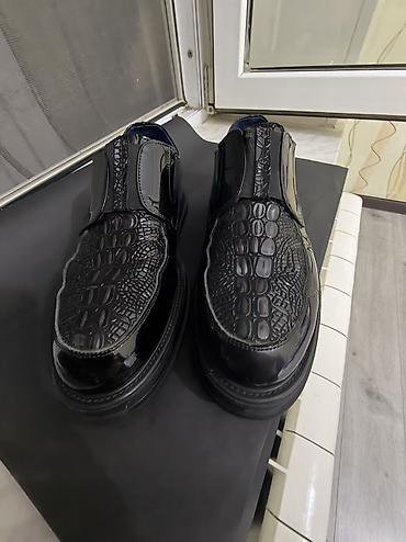 Ayaqqabılar: Kişi üçün laklı dəridən slip-on tuflilər - Rəng: qara, yüksək — 4