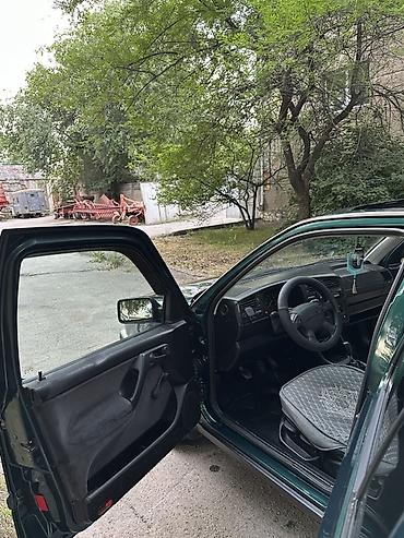 машина кузов: Volkswagen Vento: 1996 г., 1.8 л, Механика, Бензин, Седан — 6