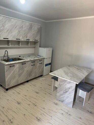 Долгосрочная аренда домов: 25 м², 1 комната, Теплый пол, Бронированные двери, Забор, огорожен