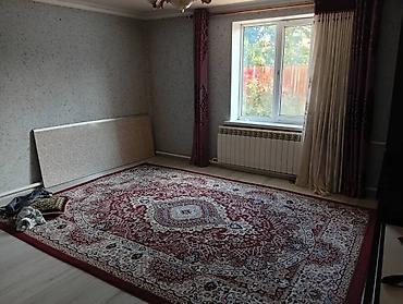 квартира кок: Продается просторный дом с большим залом и светлой спальней. адрес: АК — 8