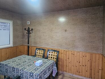 Masa və oturacaq dəstləri: Qonaq otağı üçün, Açılmayan, Dördbucaq masa, 6 stul — 8