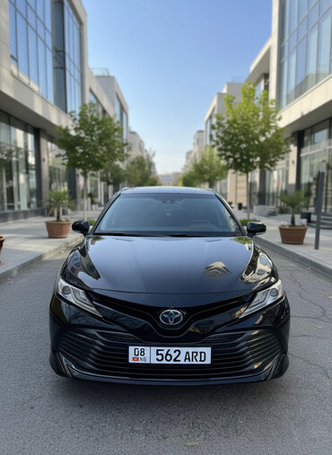 Toyota: Toyota Camry: 2018 г., 2.5 л, Вариатор, Гибрид, Седан — 1