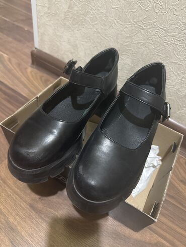 польша обувь: Туфли 35, цвет - Черный