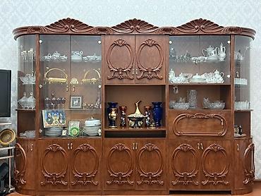 skaf suseli: Klassik üslubda iri vitrin-divan (qonaq otağı üçün) Klassik üslubda — 1