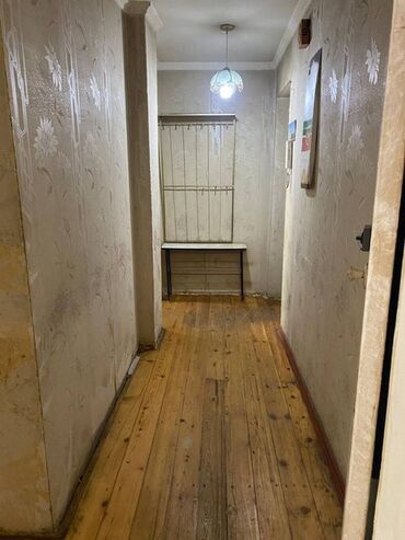 арзан квартира ош базар: 2 комнаты, 42 м², 3 этаж, Старый ремонт