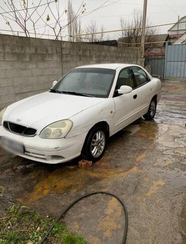 Daewoo: Daewoo Nubira: 2000 г., 1.5 л, Механика, Бензин, Седан