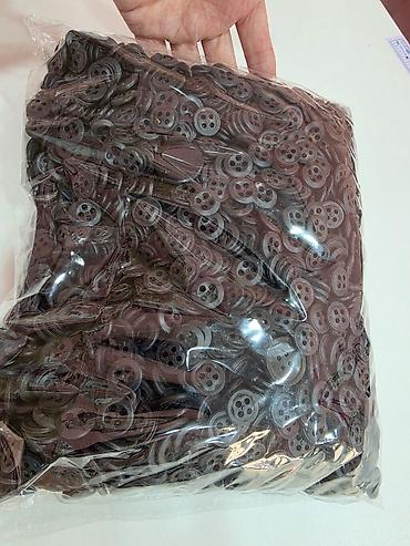 kardan balans: Toplu düymə paketi - Material: plastik - Rəng: tünd (qara/şokolad — 2