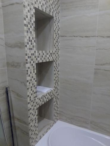 Ванны: Встроенная ванная зона с нишами и комплектом сантехники - Ванна — 1