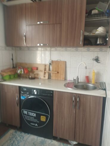 сдаю дом на длительный срок рядом просп жибек жолу бишкек: 2 комнаты, Собственник, Без подселения, С мебелью частично