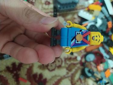 fox 40: Минифигурка LEGO «Бегун с медалью» (разборная) оригинал - Тематика — 1