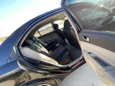 Hyundai: Hyundai Sonata – sedan, qara rəng. Texniki xüsusiyyətlər və təchizat — 14