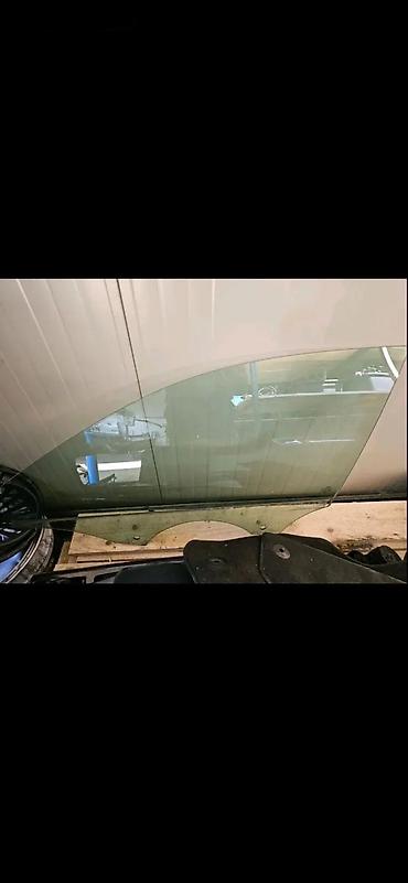 b6 204: AUDI A3 2016 SEDAN LIMUZINA PREDNJE LEVO STAKLO | audi delovi — 2