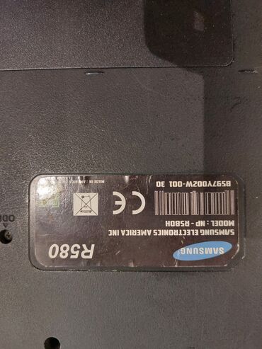 Samsung: Satilir Gence weherinde Noutbook. Yaxwi veziyyetdedi,adaptoru var