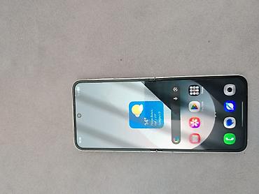 6 ekran: Samsung Galaxy Z Flip 5, rəng - Gümüşü, Simsiz şarj — 4