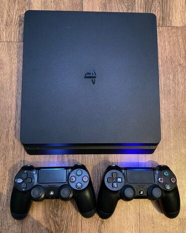 сони плестейшн 4: Продается ps4 слим непрошитая память 500гб. при осмотре сами