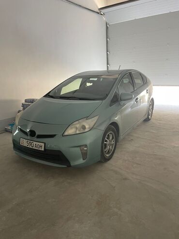машина хундай саната: Toyota Prius: 2015 г., 1.8 л, Автомат, Гибрид, Хетчбек