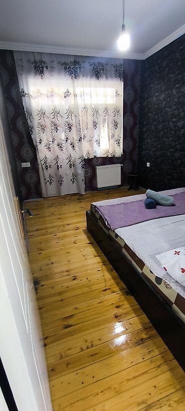 Günlük kirayə mənzillər: 3 otaqlı — 4