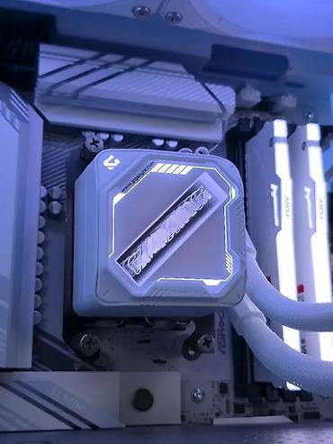 Desktop računari i radne stanice: Ryzen 7 9800X3D RX 9070XT X870 32GB 2TB - SM136PC. ✨ Prodaja i — 19